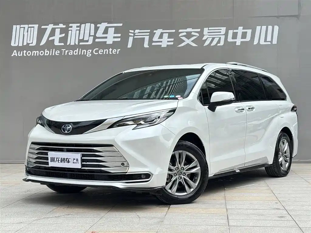 Toyota Sienna 2021 2.5L Hybrid Platinum Edition фото 2