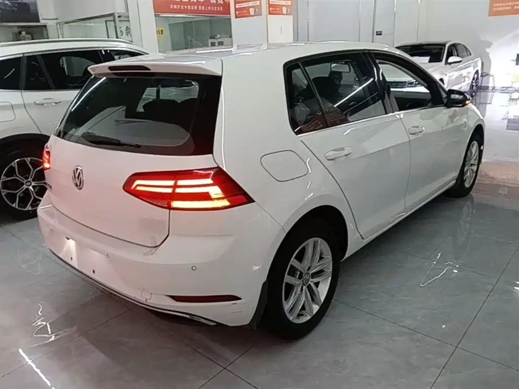 Volkswagen Golf 2018 230TSI Automatic Comfort фото 7