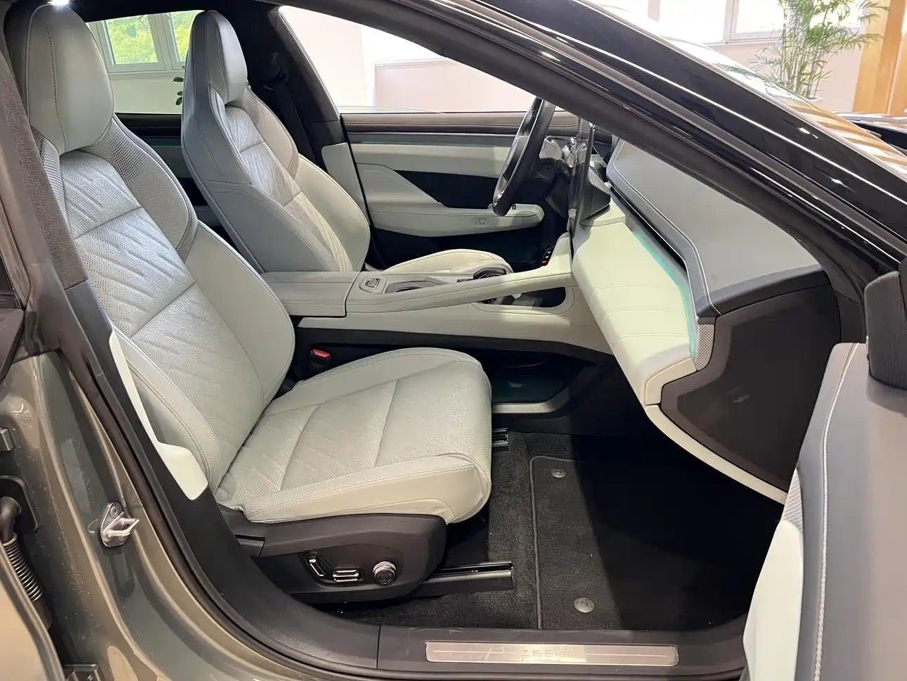 ZEEKR EXTREME KRYPTON 001