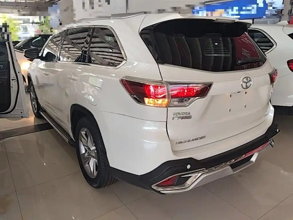 Toyota Highlander 2017 2.0T 2WD Premium 7-Seater фото 23