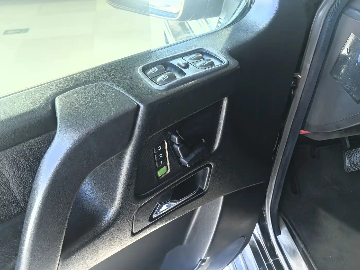 Mercedes-Benz G-Class 2004 G 500 фото 4
