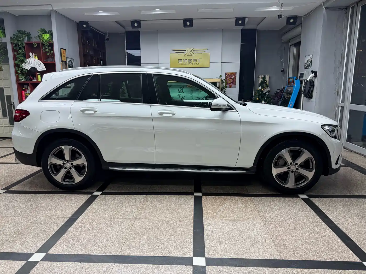 Mercedes-Benz GLC 2016 GLC 300 4MATIC Dynamic фото 4