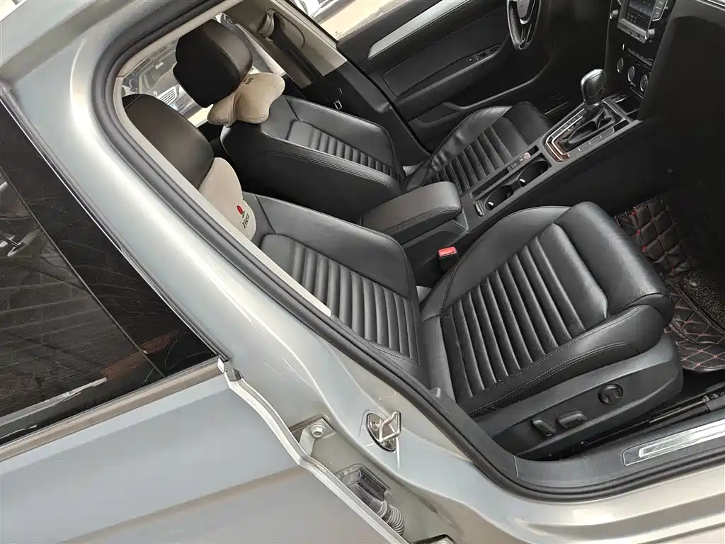 Volkswagen Magotan 2017 330TSI DSG Leading фото 25