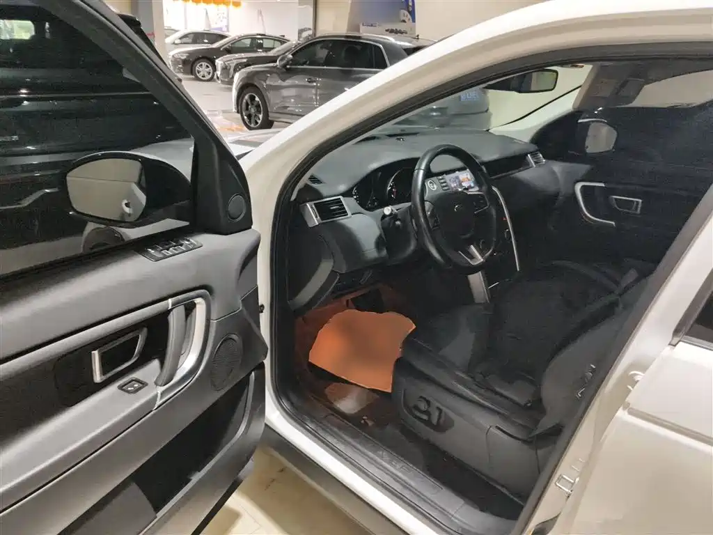 Land Rover Discovery Sport 2018 240PS SE Edition фото 16