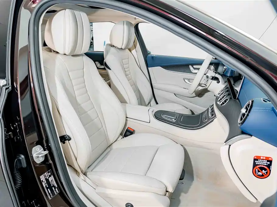 صورة 20 - Mercedes-Benz E-Class