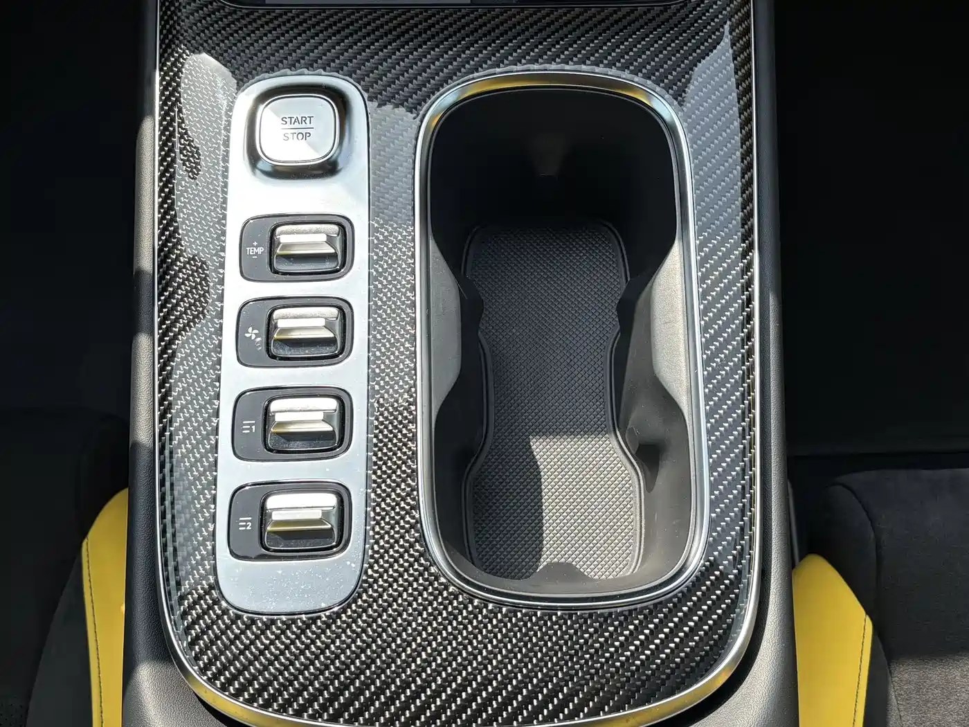 XIAOMI CAR XIAOMI SU7 ULTRA