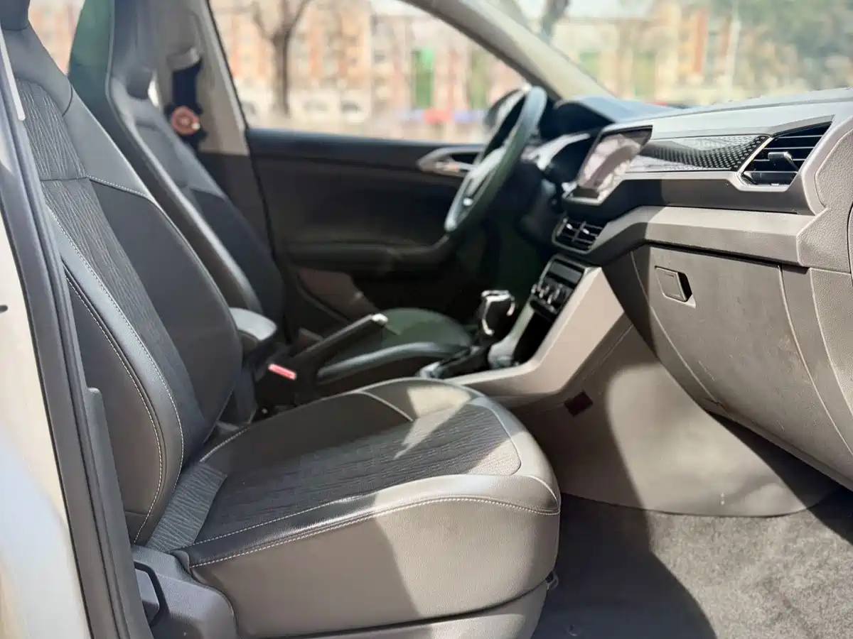 Volkswagen T-Cross 2021 1.5L Auto Comfort Edition фото 12