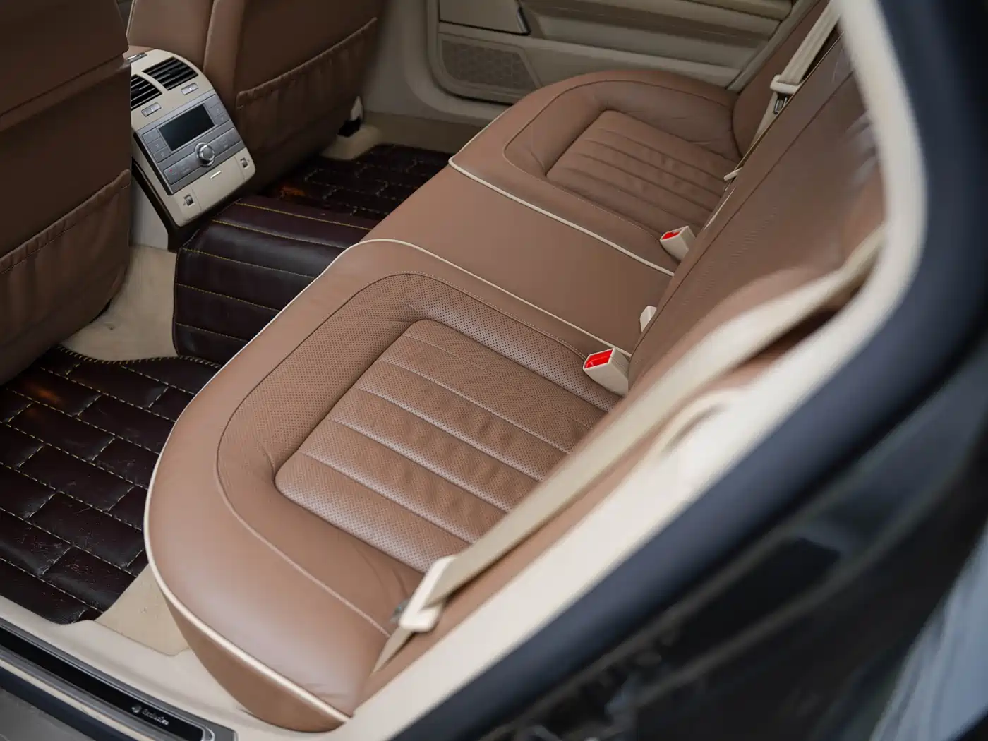 Volkswagen Phaeton 2012 3.0L Elite Custom фото 23