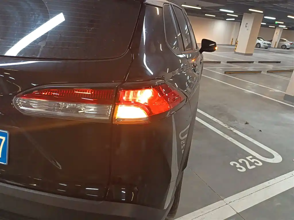 Toyota Frontlander 2024 2.0L CVT Elite Edition фото 24
