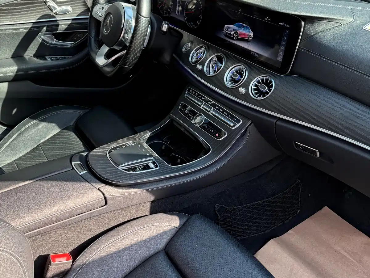 Mercedes-Benz E-Class 2020 Model E 260 L Sport фото 16