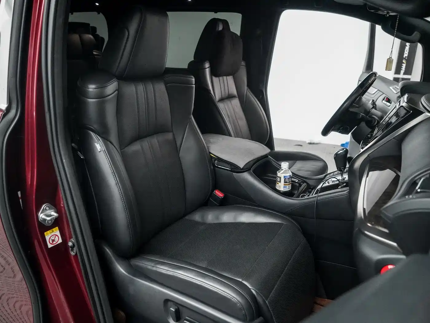 Toyota Alphard 2019 Hybrid 2.5L Premium Edition фото 12