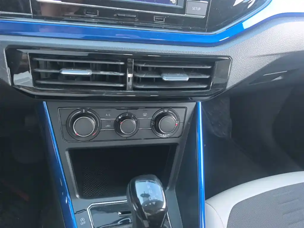 Volkswagen Polo 2019 Plus 1.5L Automatic Colorful Tech Edition фото 13