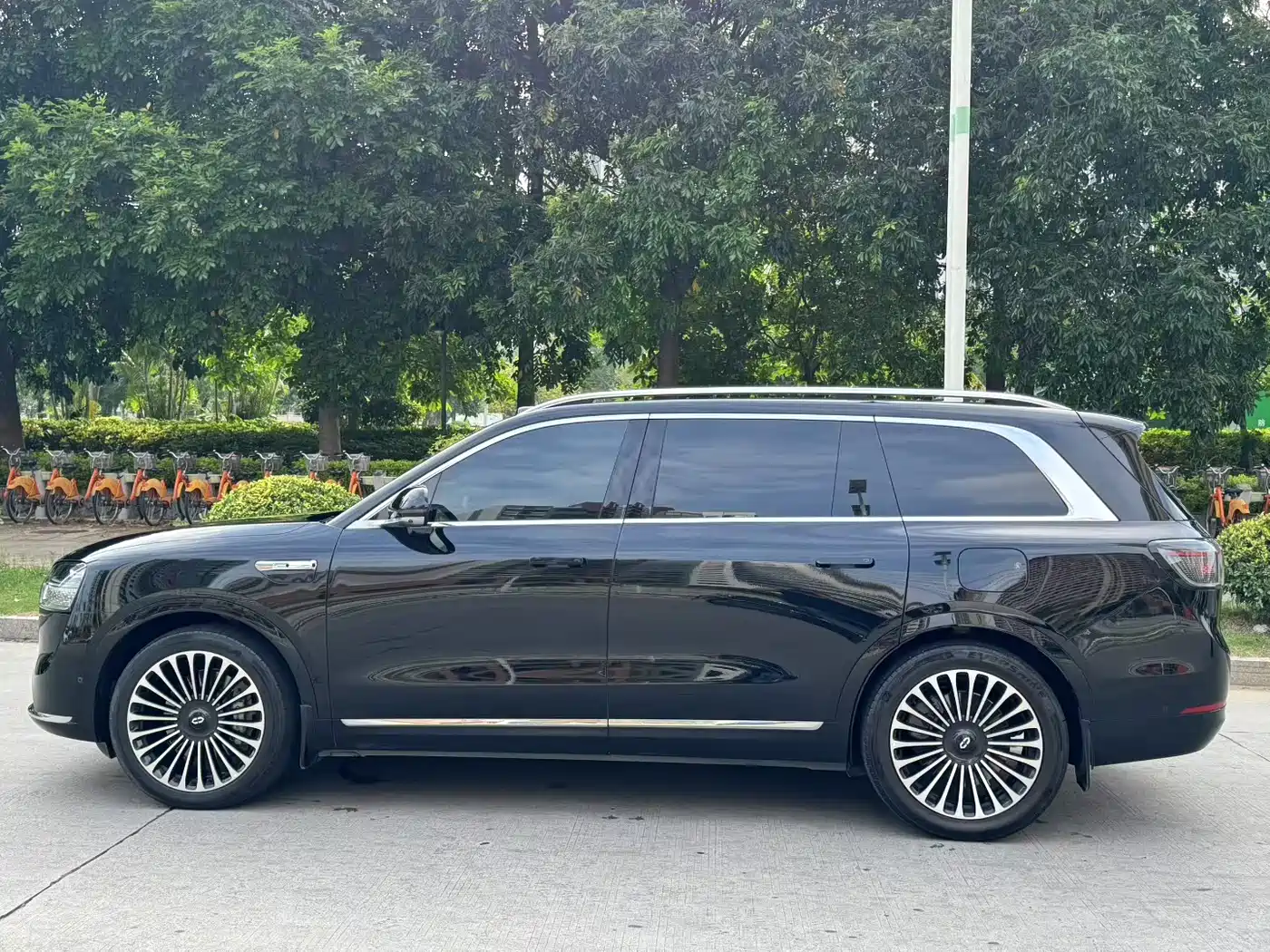 AITO Wenjie AITO M9 2024 Range Extender Ultra 52kWh 6-seater фото 7