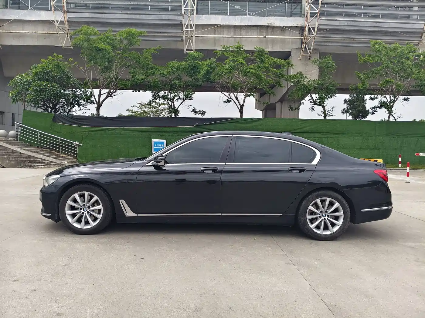 BMW 7 Series 2016 730Li Luxury фото 7