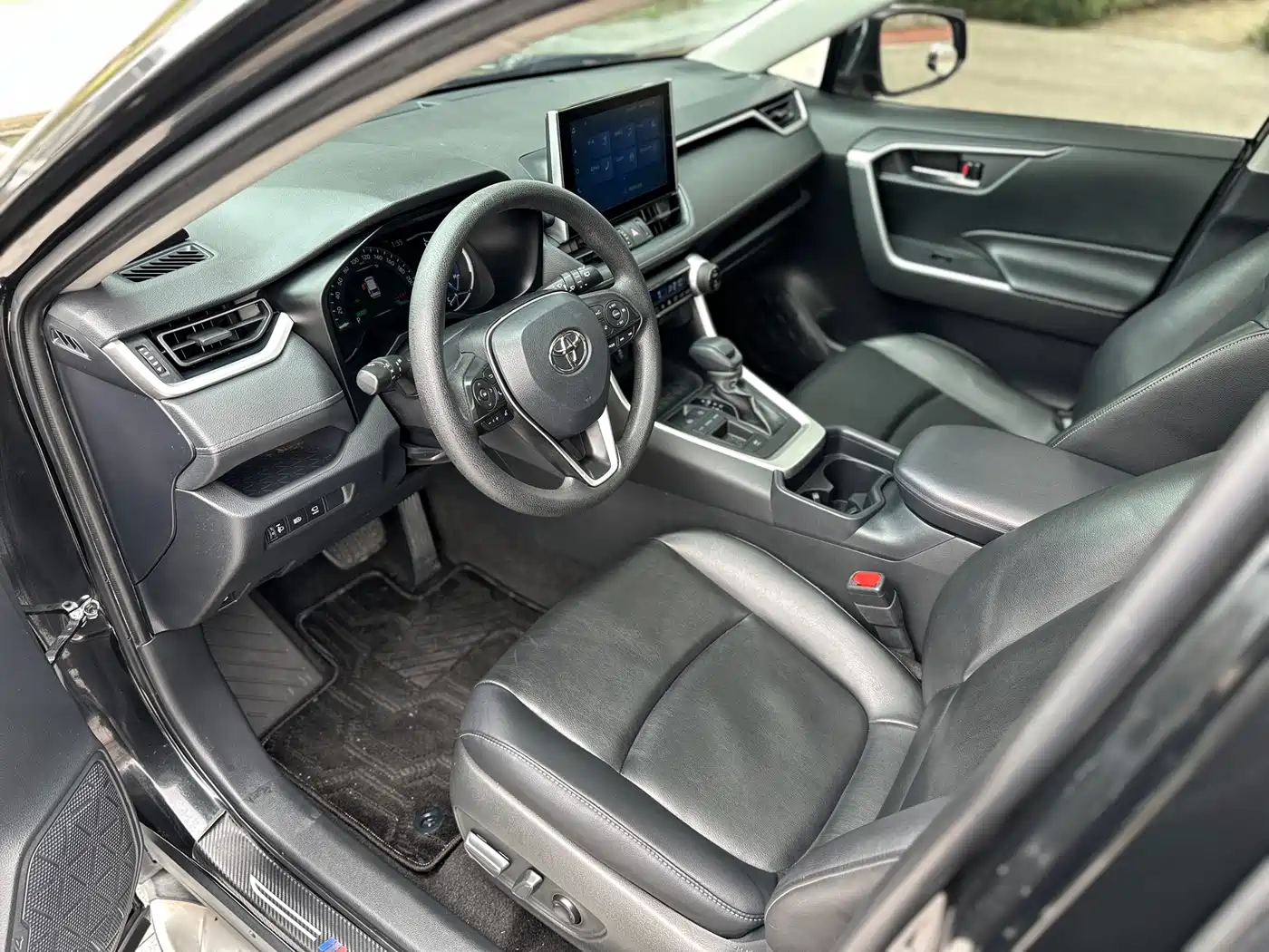 Toyota RAV4 Rongfang 2021 Hybrid 2.5L E-CVT Front-wheel Drive Elite Edition фото 15
