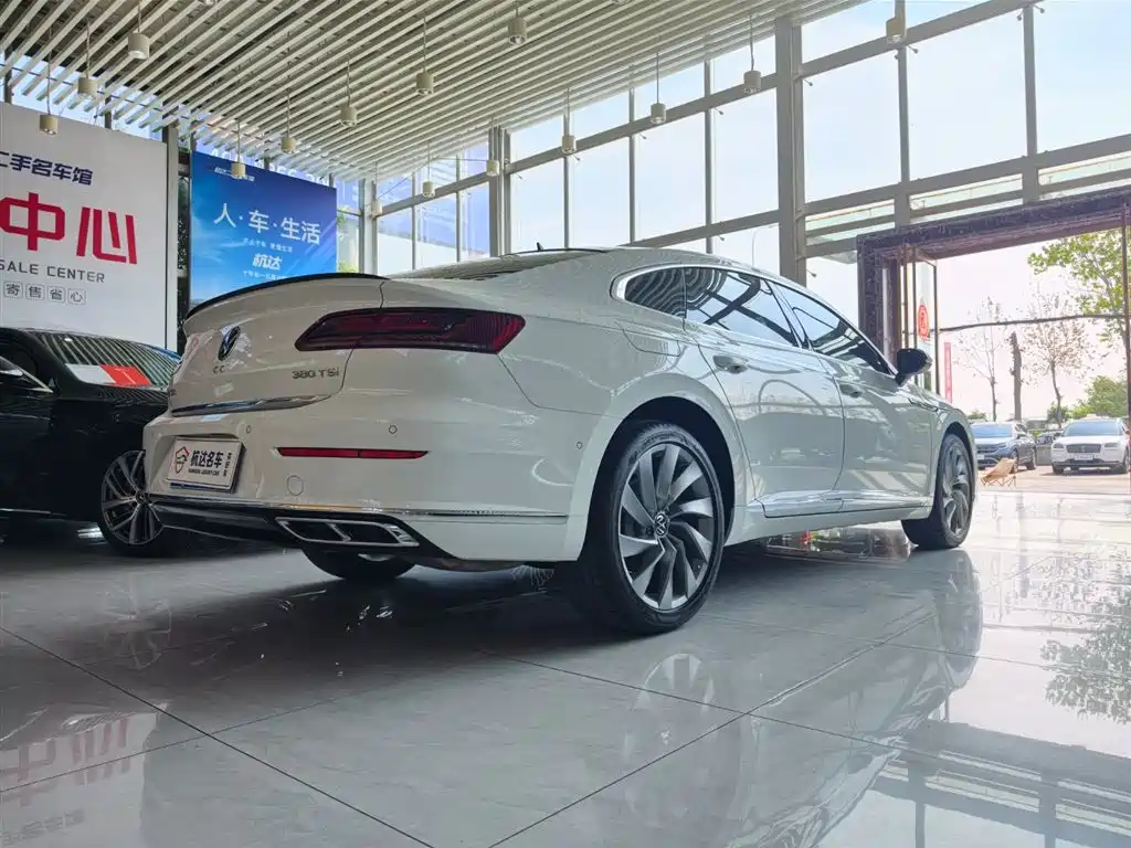 Volkswagen FAW-Volkswagen CC 2024 380TSI Eye-catching Public Sharing Edition фото 4
