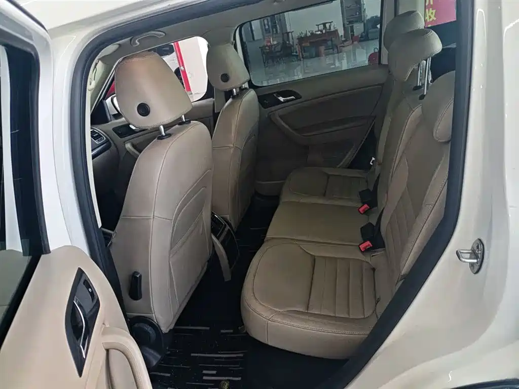 Škoda Yeti 2016 1.4TSI DSG Pioneer Edition фото 14