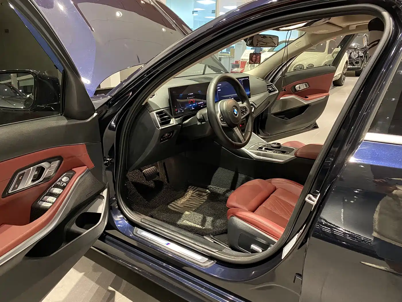 BMW 3 Series 2023 320Li M Sport Package фото 7