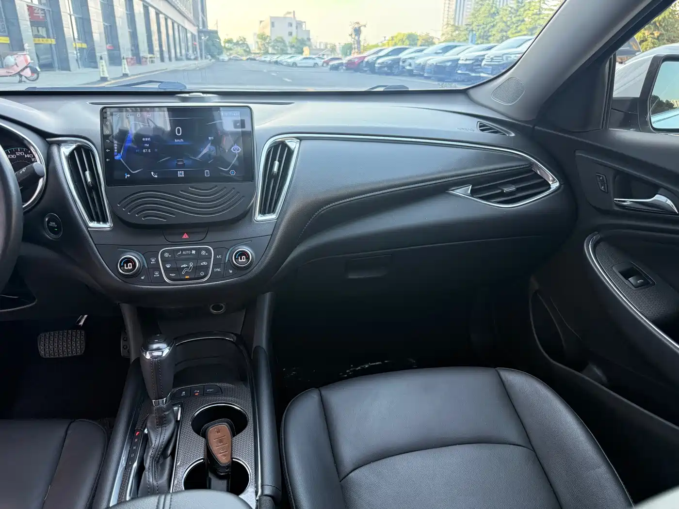Chevrolet Malibu XL 2017 1.5T Auto Sport Edition фото 9