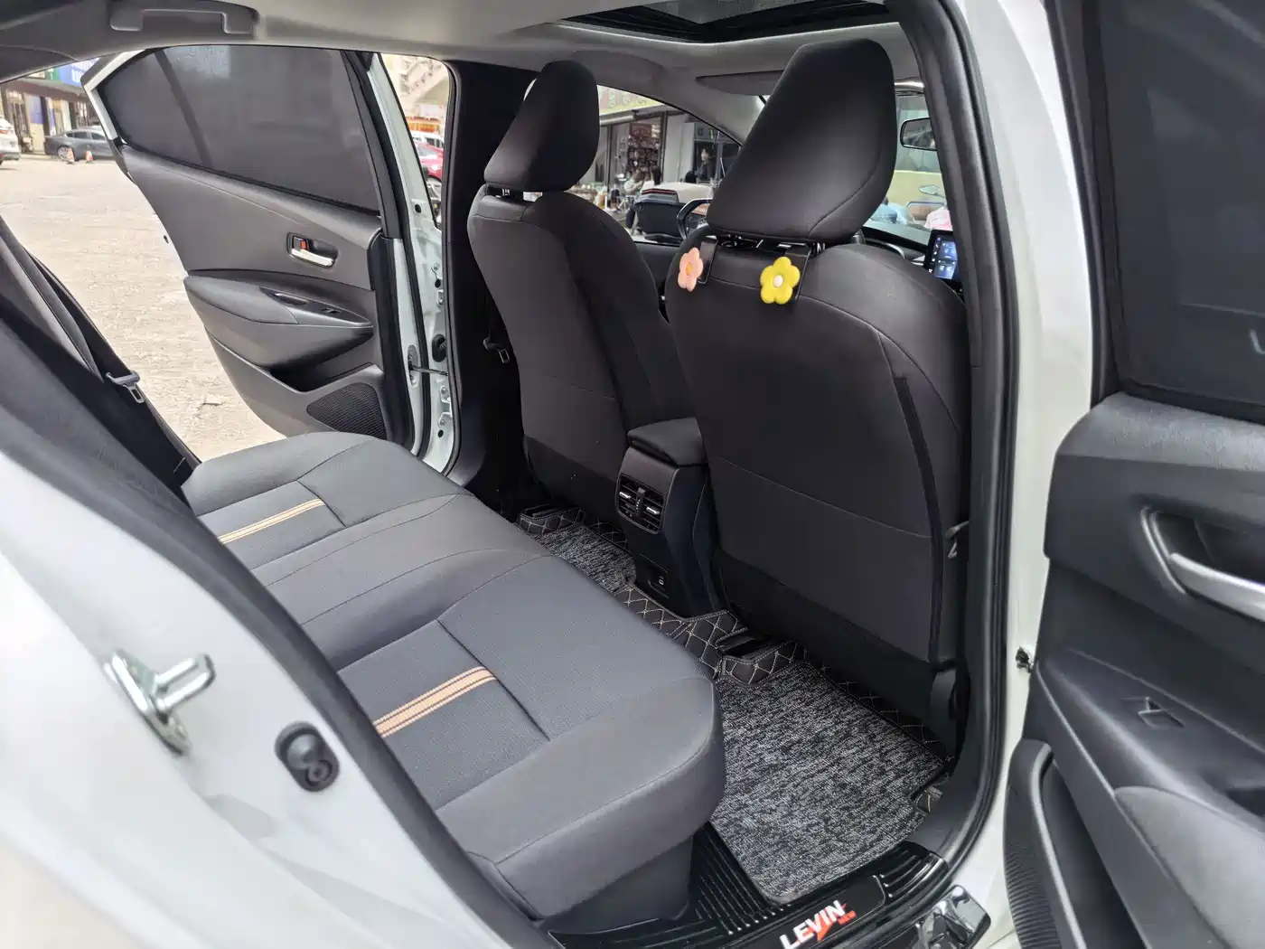 Toyota Levin 2023 Smart Hybrid 1.8L Luxury фото 12