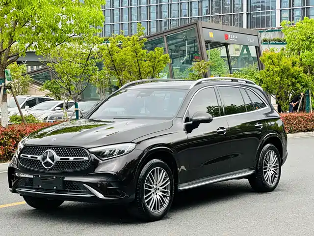 MERCEDES-BENZ GLC