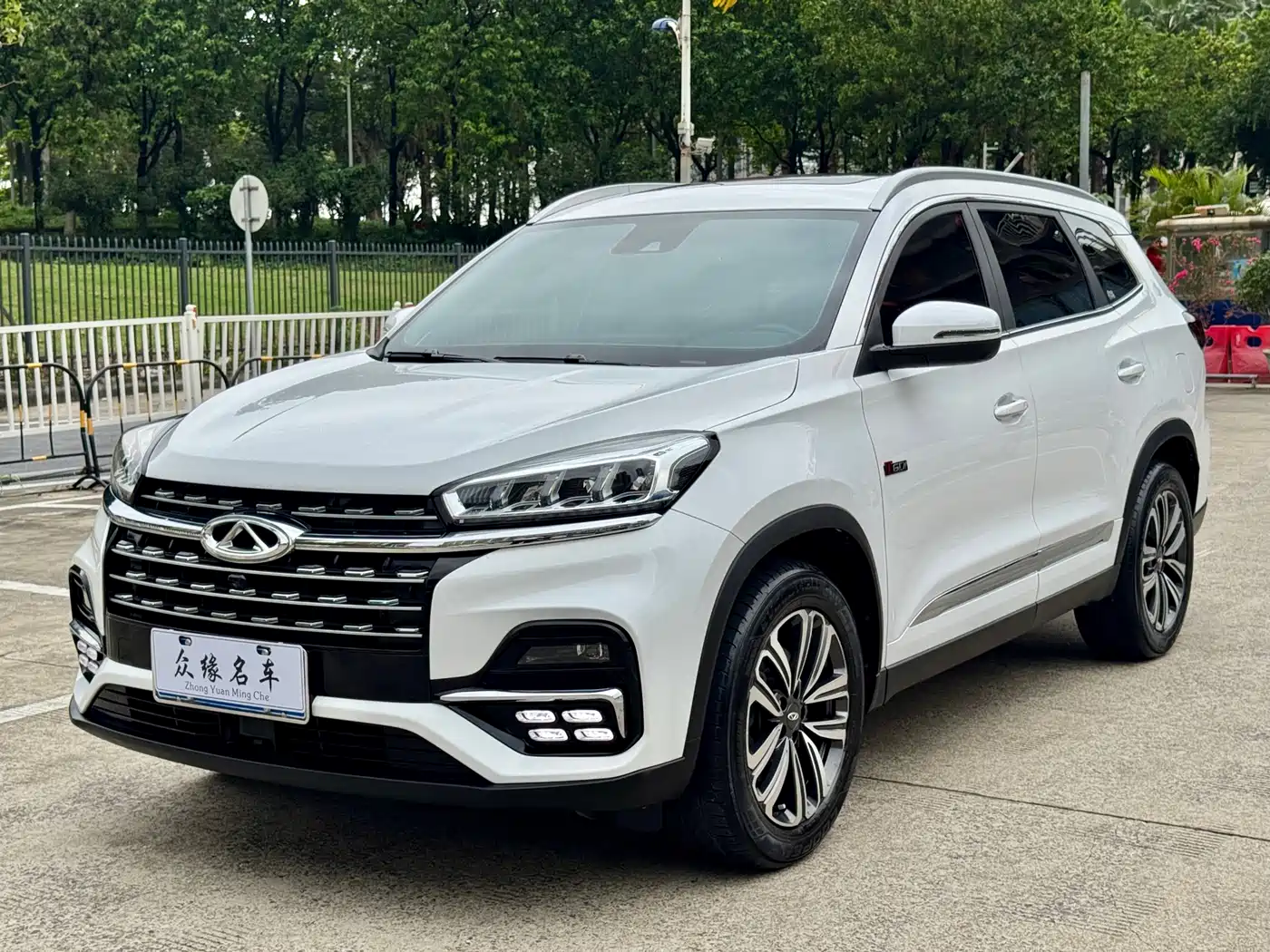 CHERY TIGGO 8