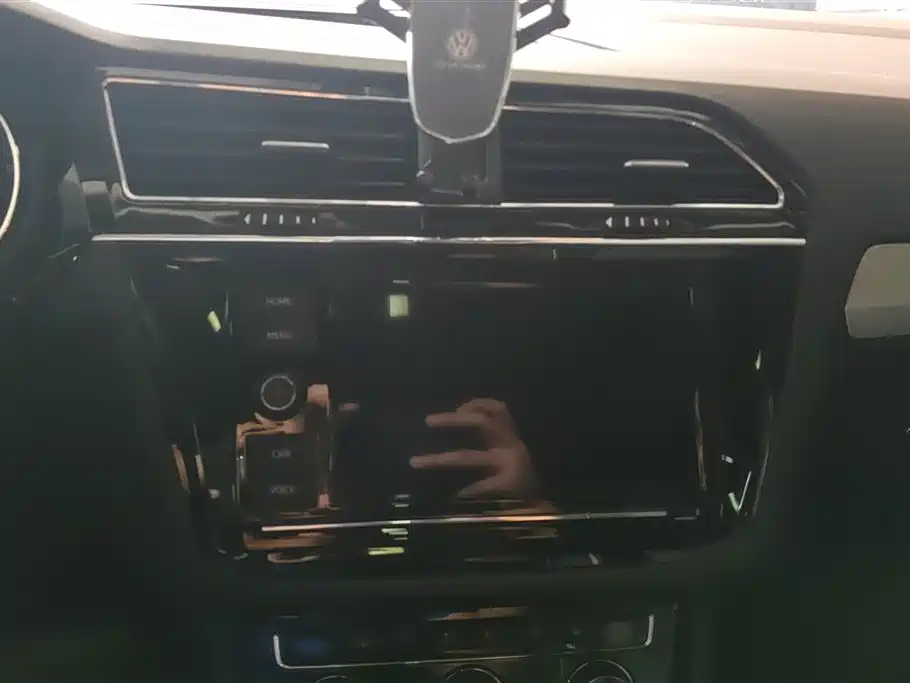 Volkswagen Tiguan L PHEV 2019 430PHEV Hybrid Luxury Edition фото 13