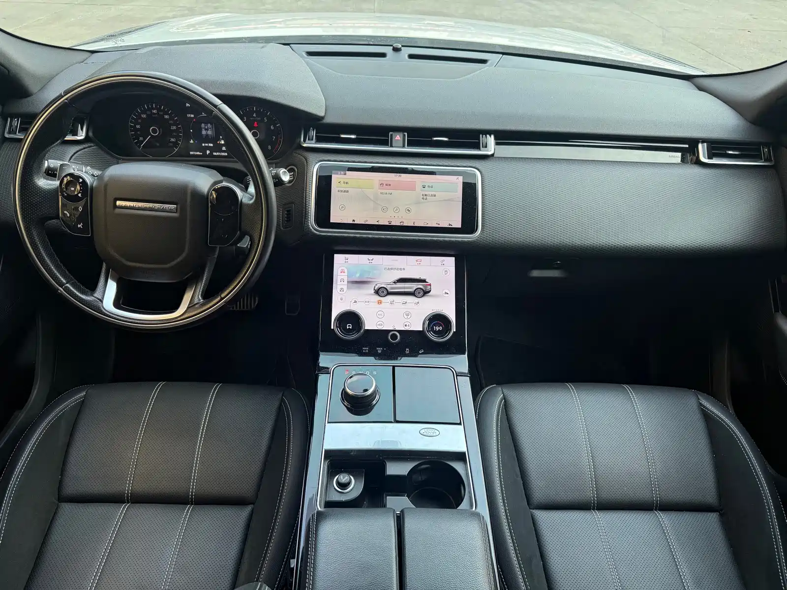 Фото 9 - Land Rover Range Rover Velar
