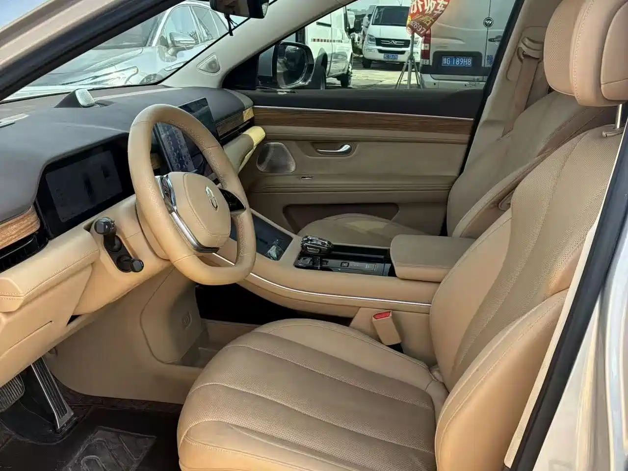 AITO Wenjie AITO M7 2024 1.5T Smart AWD Max Edition 5-Seater фото 5