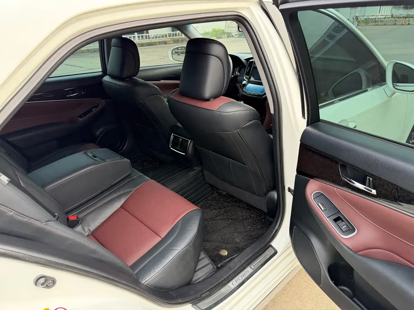 Toyota Crown 2018 2.0T Sport Edition фото 8