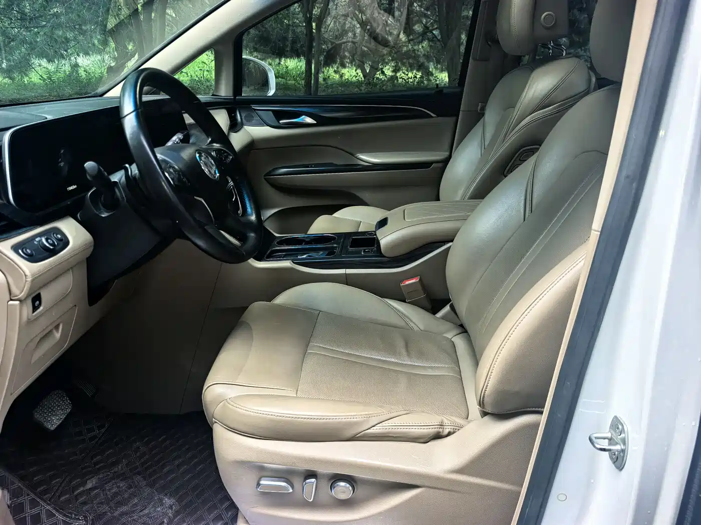 Buick GL8 2021 ES Landlord 653T Luxury фото 4