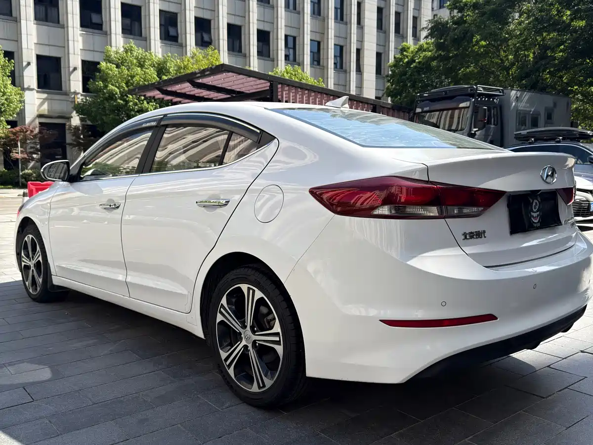 Hyundai Elantra 2018 1.4T DCT Dynamic·Vitality Model фото 13