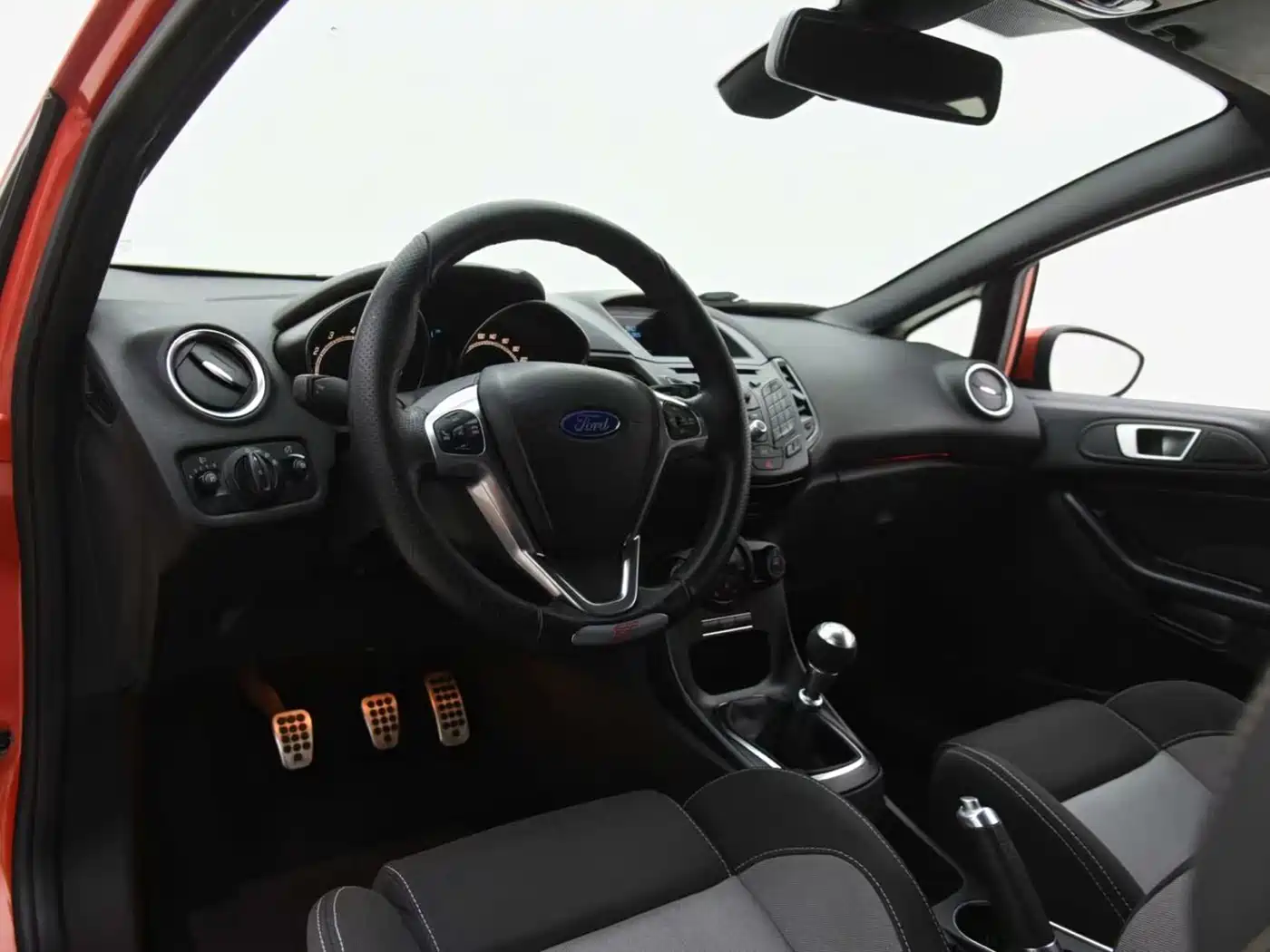 Ford Fiesta (Import) 2013 1.6T ST фото 8