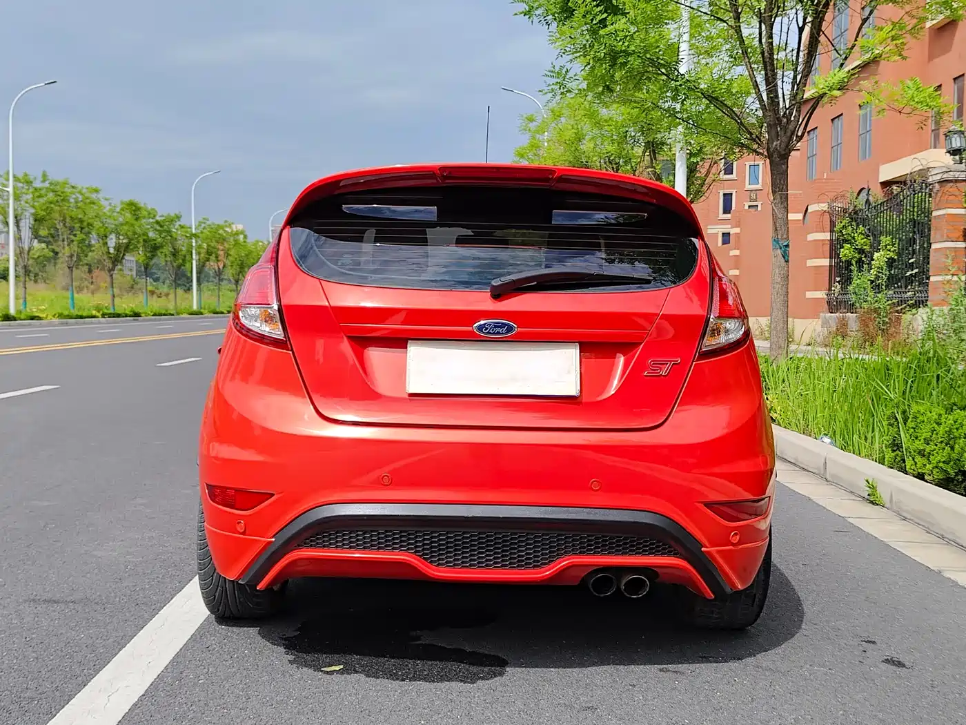 Ford Fiesta (Import) 2013 1.6T ST фото 31