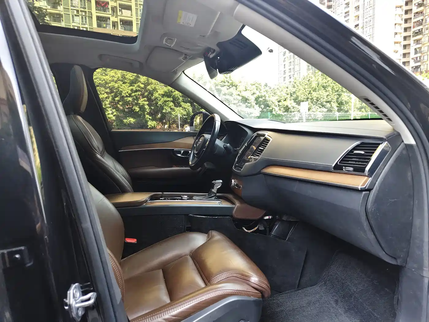صورة 10 - Volvo XC90