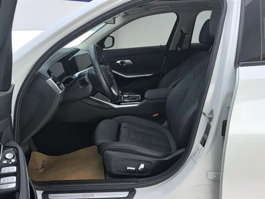 BMW 3 Series 2020 320i Sport Package фото 9