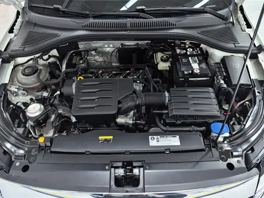 Volkswagen Lavida 2023 1.5L Auto Luxury Edition фото 10