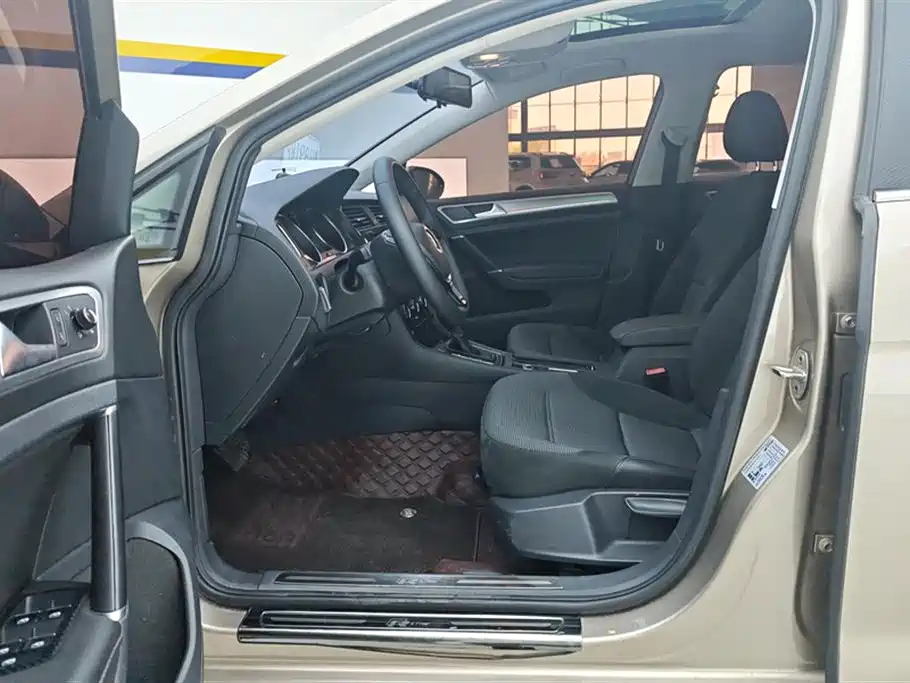 Volkswagen Golf 2019 1.6L Auto Comfort (China V) фото 9