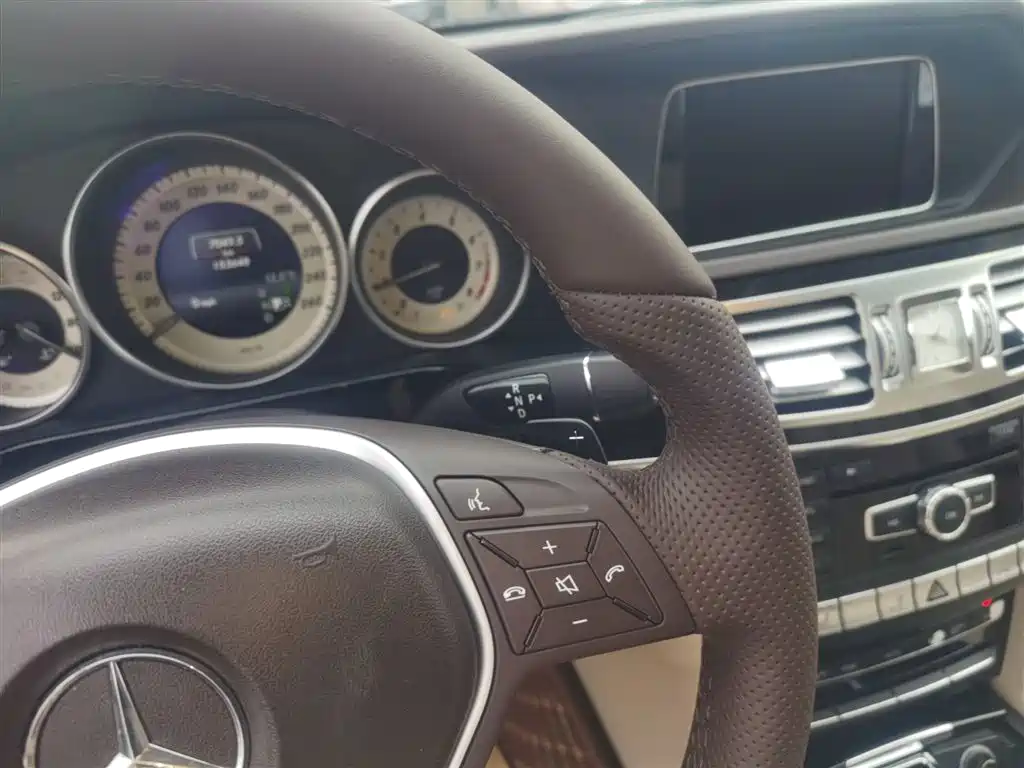 Mercedes-Benz E-Class 2014 Facelift E 300 L Sport фото 10