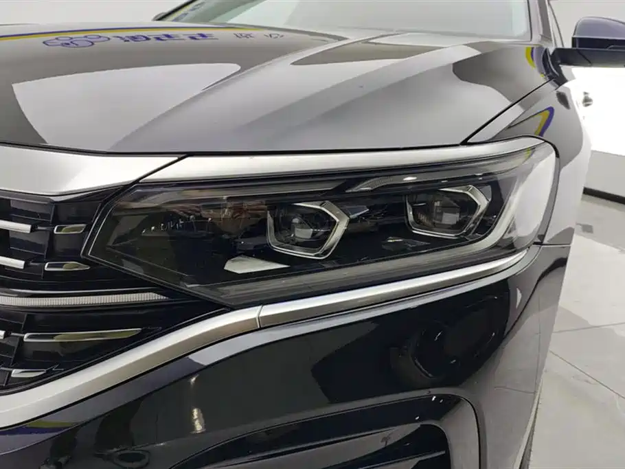 Volkswagen Passat 2023 Facelift 330TSI Luxury Edition фото 5