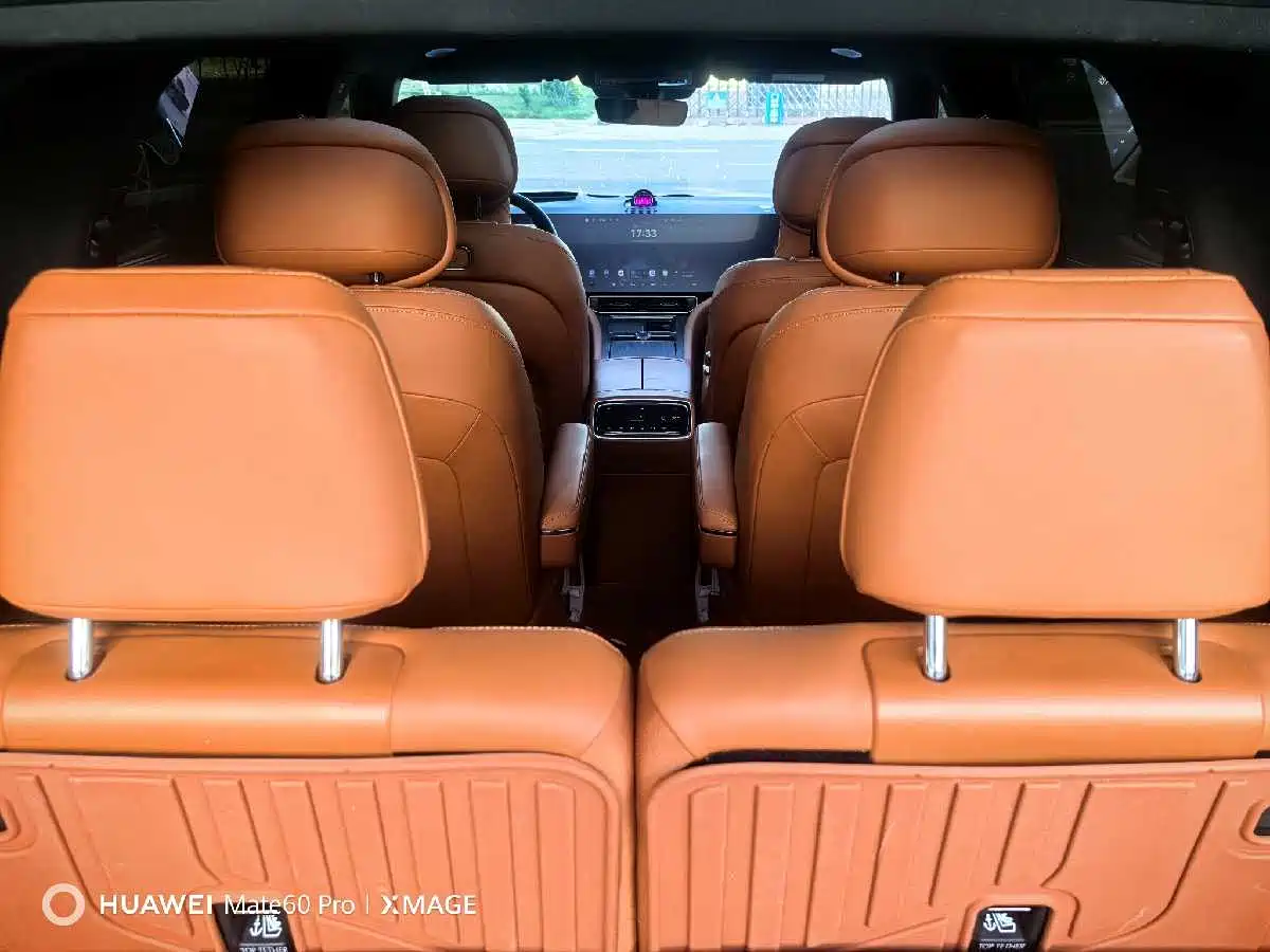 AITO Wenjie AITO M9 2024 Range Extender Max Edition 42kWh 6-seater фото 27