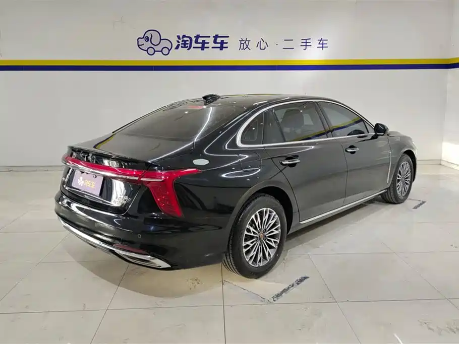 Hongqi H5 2025 1.5T DCT Flag Rhythm 500,000 Units Memorial Edition фото 3