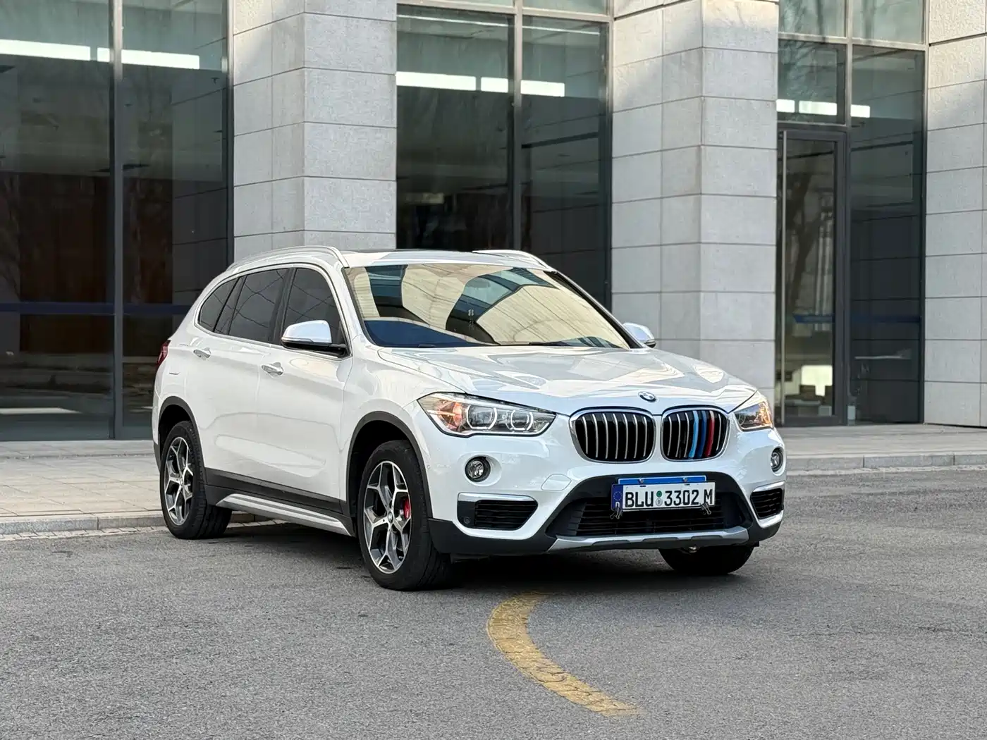 BMW X1 2018 sDrive18Li Premium Model фото 3