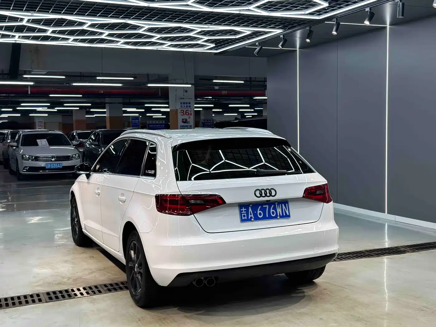 Audi A3 2016 Sportback 35 TFSI Leadership фото 7