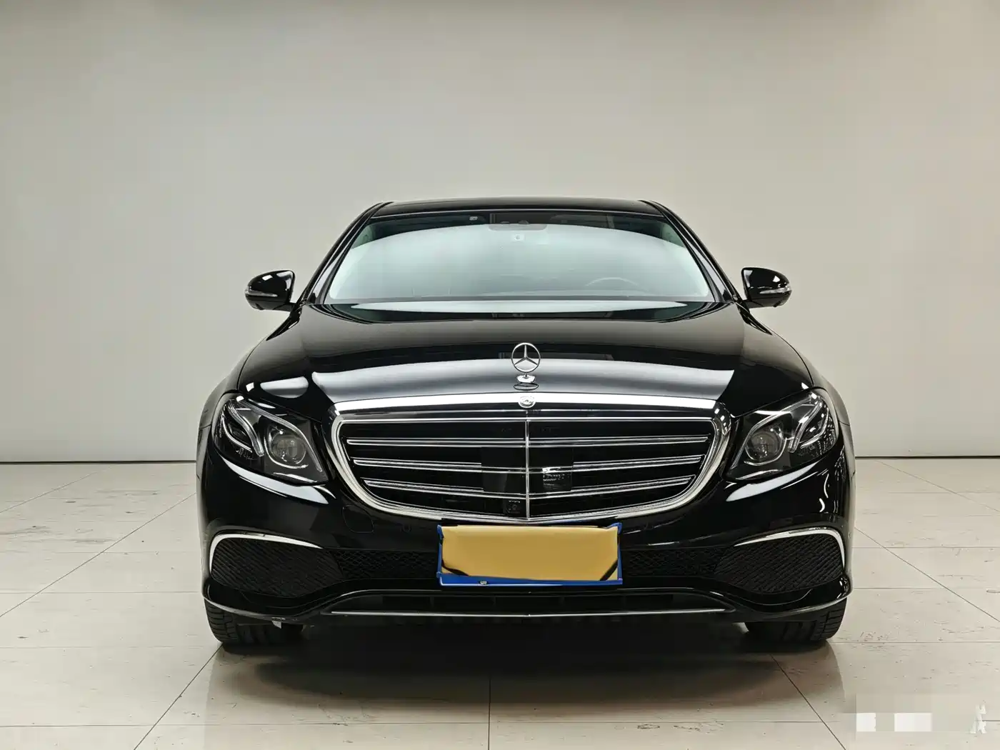 Mercedes-Benz E-Class 2017 Model E 320 L 4MATIC фото 2