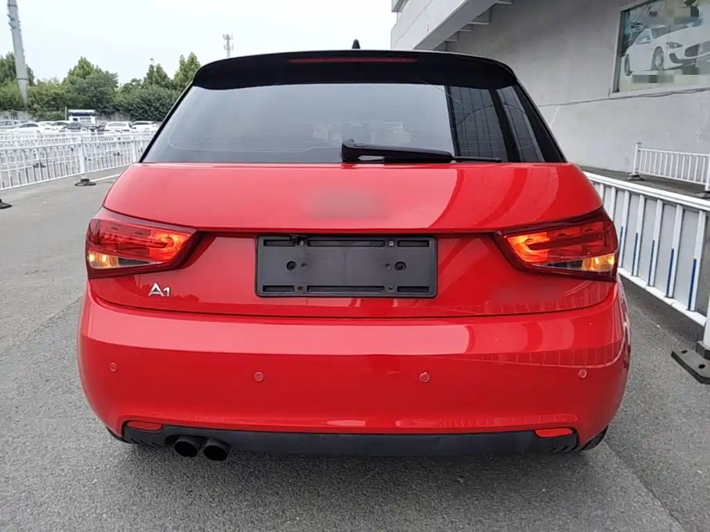 Audi A1 2015 2014 30 TFSI Sportback Fashion