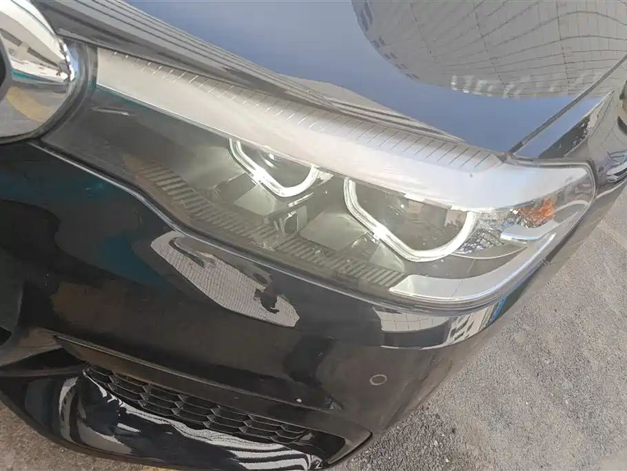 BMW 5 Series (Import) 2018 525i M Sport Package фото 5