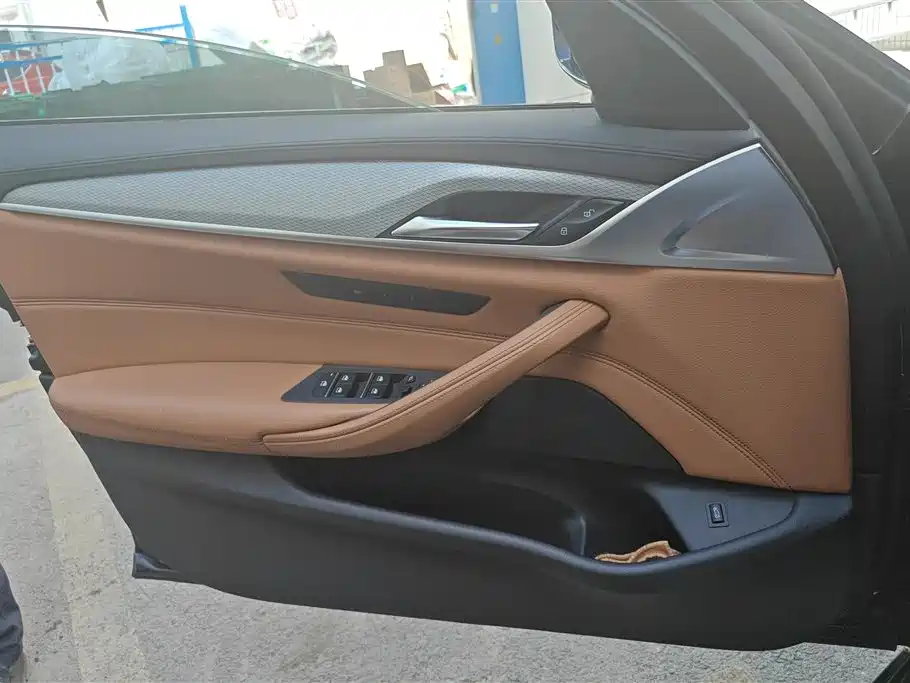 BMW 5 Series (Import) 2018 525i M Sport Package фото 7