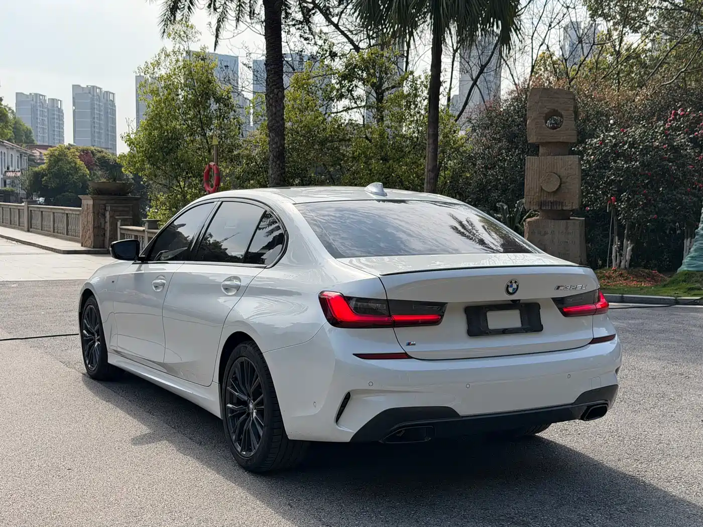 BMW 3 Series 2020 325Li M Sport Black Night Package фото 6