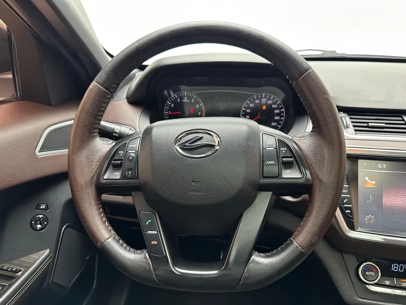 Landwind X7 2017 2015 2.0T Panorama Premium
